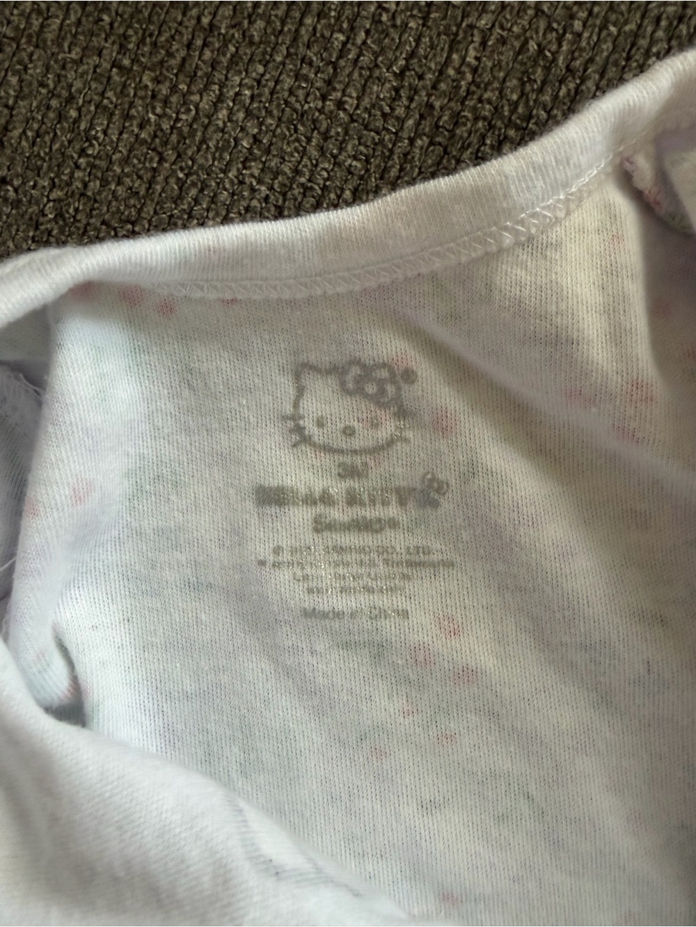 Hello Kitty White & Pink Floral Infant One-Piece 3 months - Picture 3 of 4